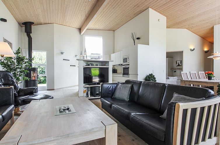 Vakantiehuis "Elicia" - 950m from the sea