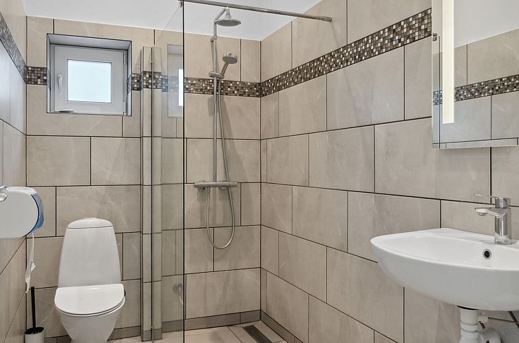 Vakantiehuis "Bjarka" - 700m from the sea