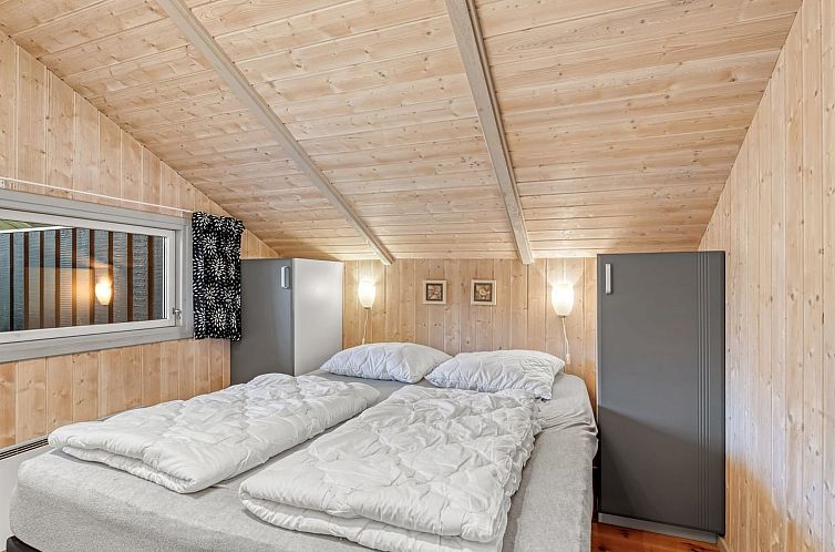 Vakantiehuis "Bjarka" - 700m from the sea