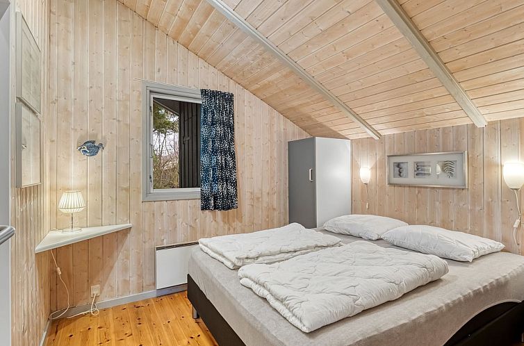 Vakantiehuis "Bjarka" - 700m from the sea