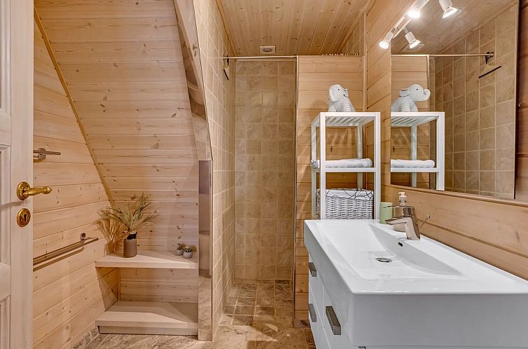 Vakantiehuis "Zişan" - 1.1km from the sea