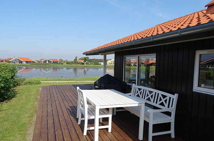Vakantiehuis "Enia" - 870m from the sea