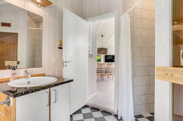 Vakantiehuis "Vaula" - 200m from the sea