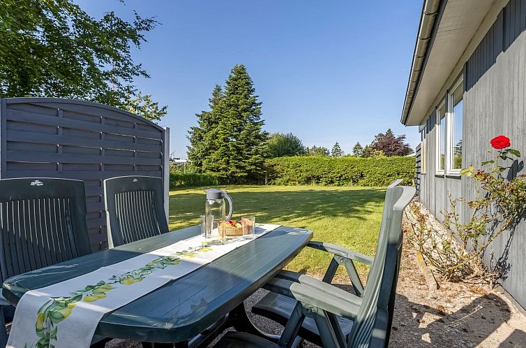 Vakantiehuis "Vanna" - 1.2km from the sea
