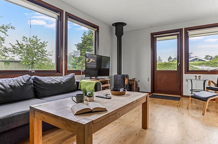 Vakantiehuis "Vanna" - 1.2km from the sea