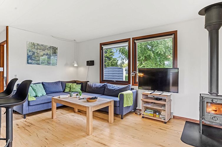 Vakantiehuis "Vanna" - 1.2km from the sea