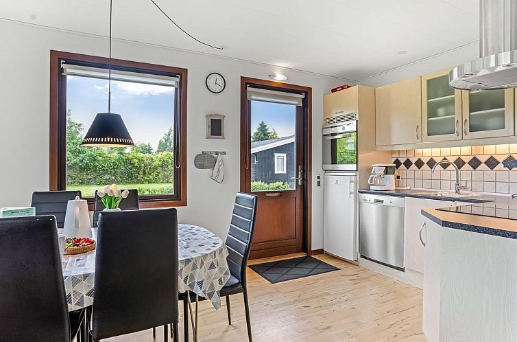 Vakantiehuis "Vanna" - 1.2km from the sea