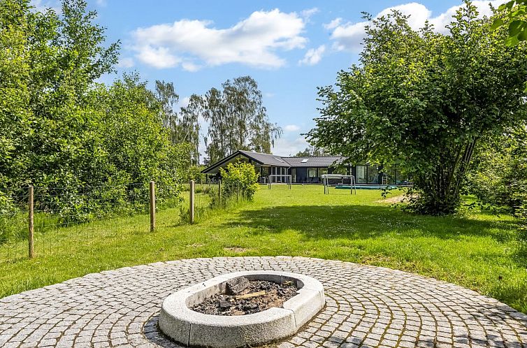 Vakantiehuis "Matild" - 400m from the sea