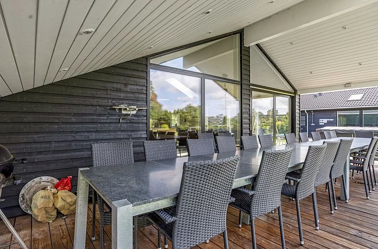 Vakantiehuis "Matild" - 400m from the sea