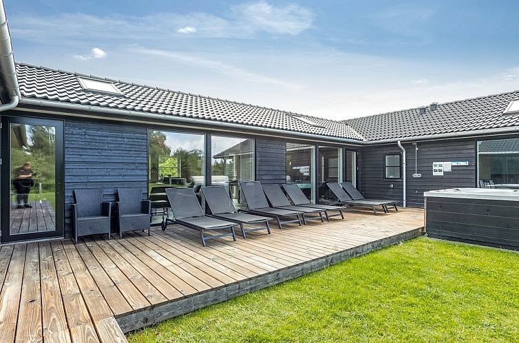 Vakantiehuis "Matild" - 400m from the sea