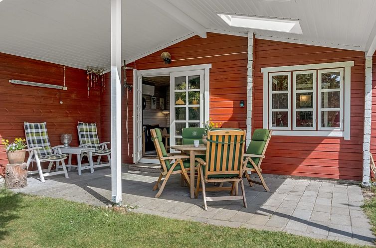 Vakantiehuis "Berit" - 700m from the sea