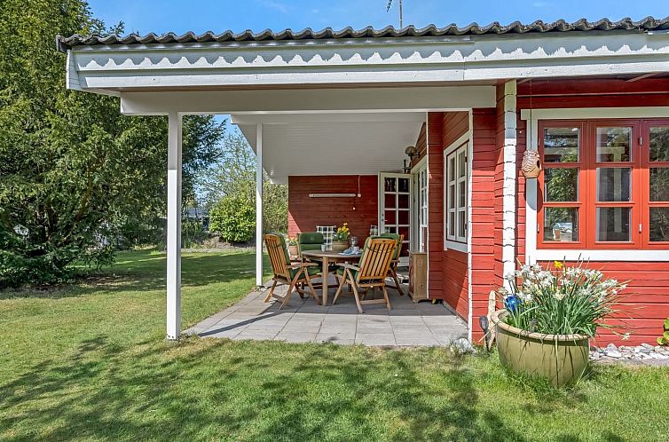 Vakantiehuis "Berit" - 700m from the sea