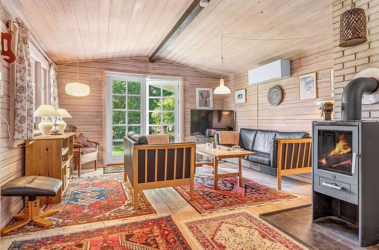 Vakantiehuis "Berit" - 700m from the sea