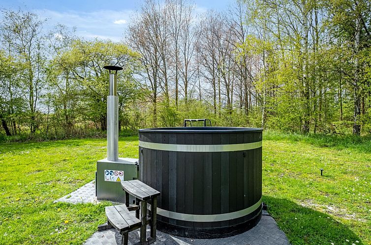 Vakantiehuis "Bjart" - 1.5km from the sea