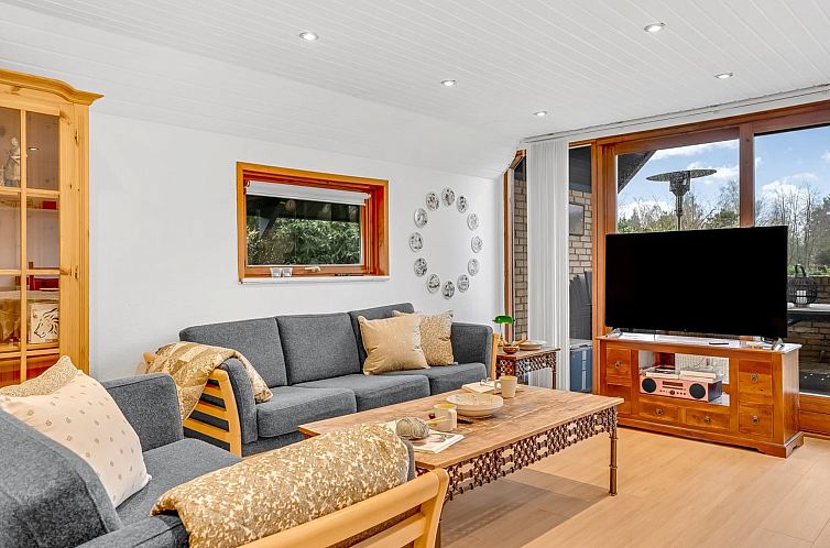 Vakantiehuis "Fay" - 900m from the sea
