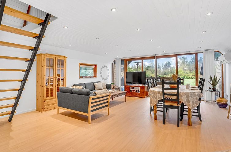 Vakantiehuis "Fay" - 900m from the sea
