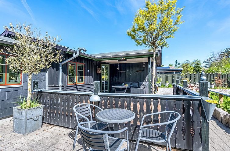 Vakantiehuis "Eljena" - 550m from the sea