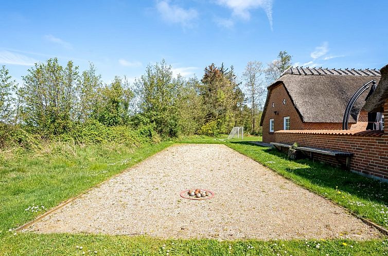 Vakantiehuis "Eljena" - 550m from the sea