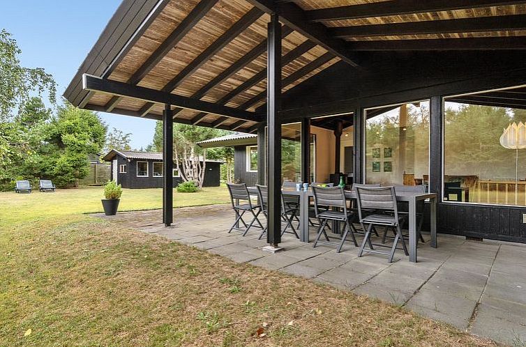 Vakantiehuis "Elja" - 750m from the sea