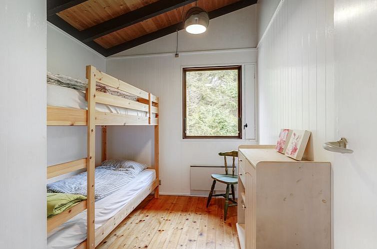 Vakantiehuis "Elja" - 750m from the sea