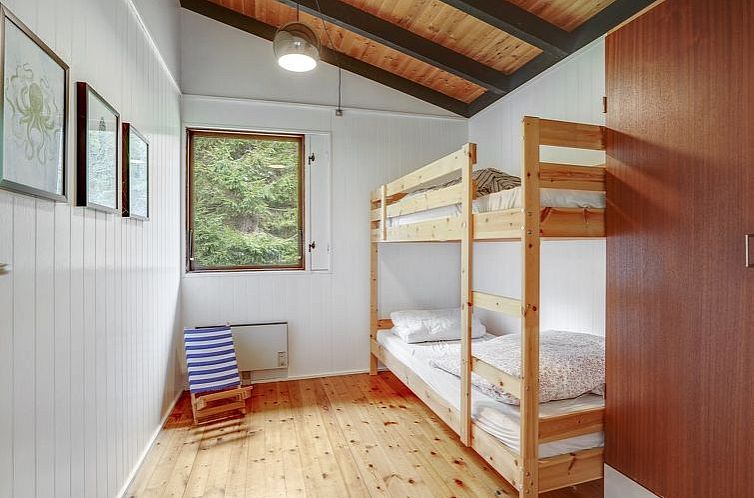 Vakantiehuis "Elja" - 750m from the sea