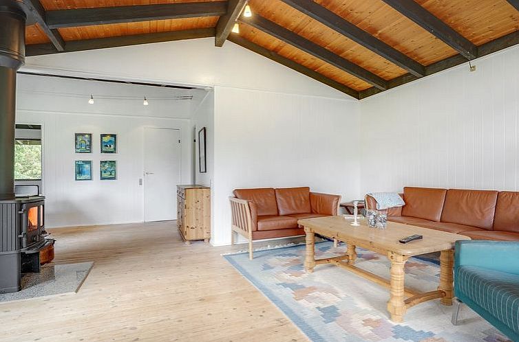 Vakantiehuis "Elja" - 750m from the sea