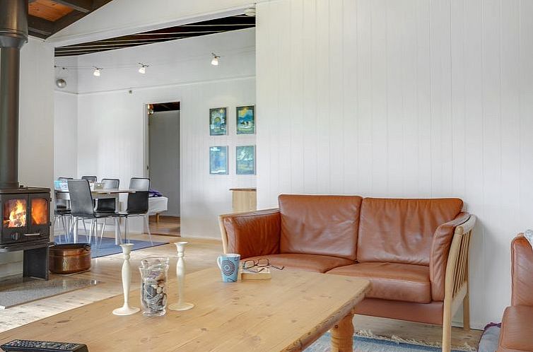 Vakantiehuis "Elja" - 750m from the sea