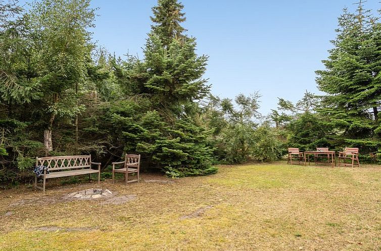Vakantiehuis "Elja" - 750m from the sea