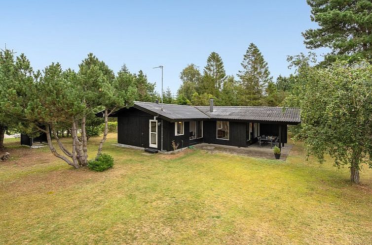 Vakantiehuis "Elja" - 750m from the sea