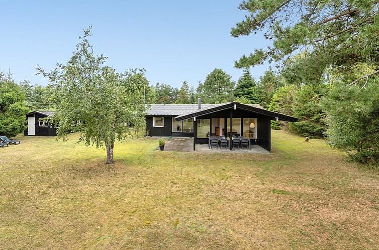 Vakantiehuis "Elja" - 750m from the sea