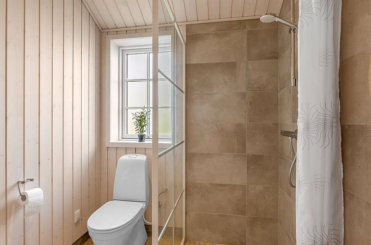 Vakantiehuis "Hellevi" - 900m from the sea