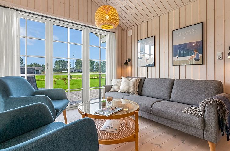 Vakantiehuis "Hellevi" - 900m from the sea