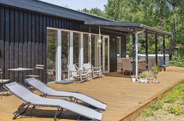 Vakantiehuis "Rajka" - 800m from the sea