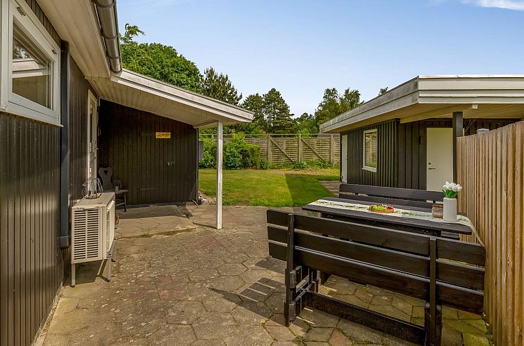 Vakantiehuis "Harri" - 700m from the sea