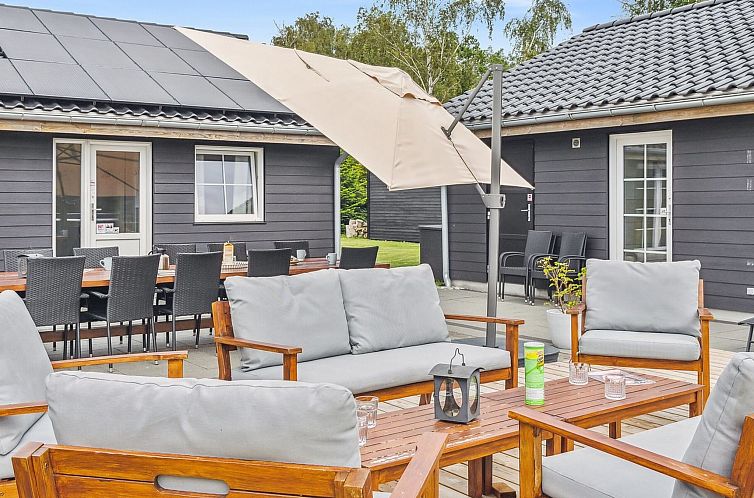 Vakantiehuis "Ronia" - 900m from the sea