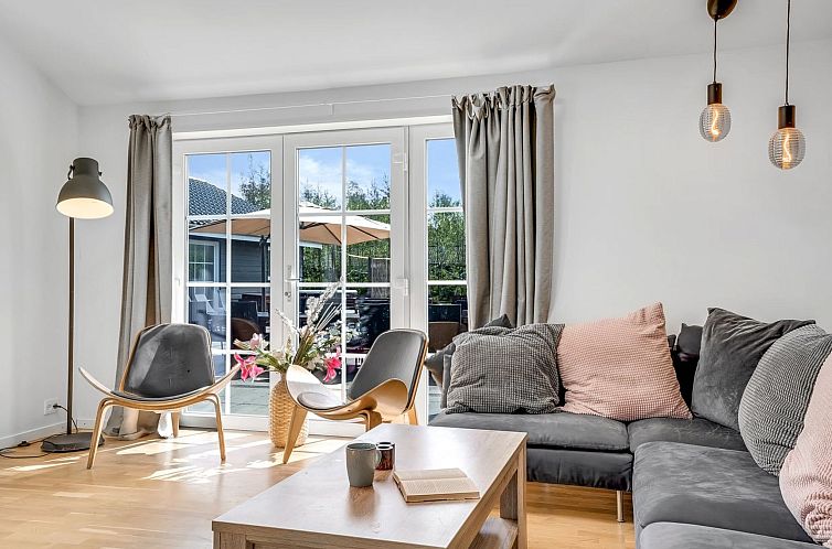 Vakantiehuis "Ronia" - 900m from the sea