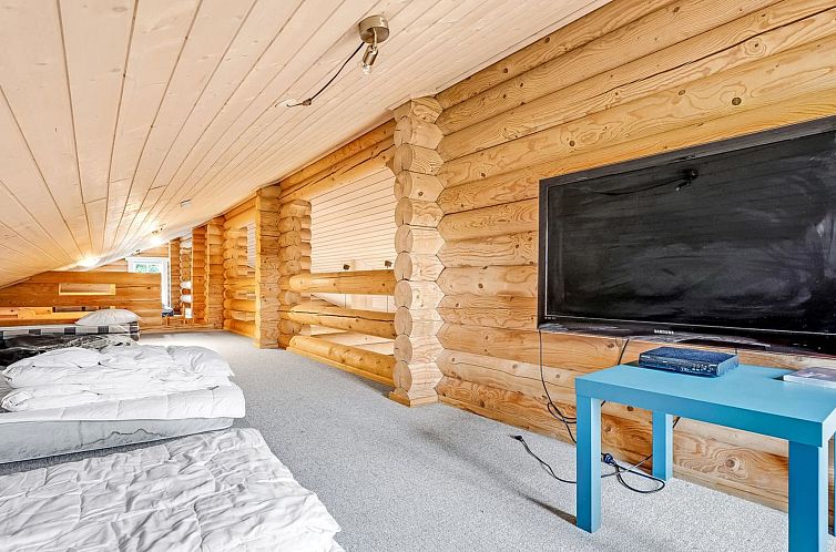 Vakantiehuis "Ronia" - 900m from the sea