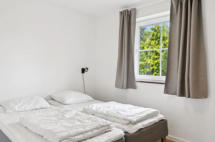 Vakantiehuis "Ronia" - 900m from the sea