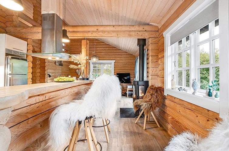 Vakantiehuis "Ronia" - 900m from the sea