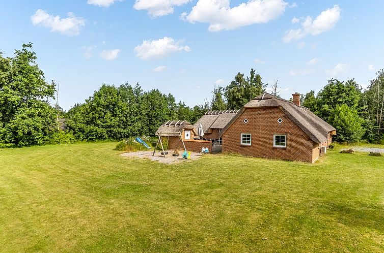 Vakantiehuis "Tara" - 900m from the sea