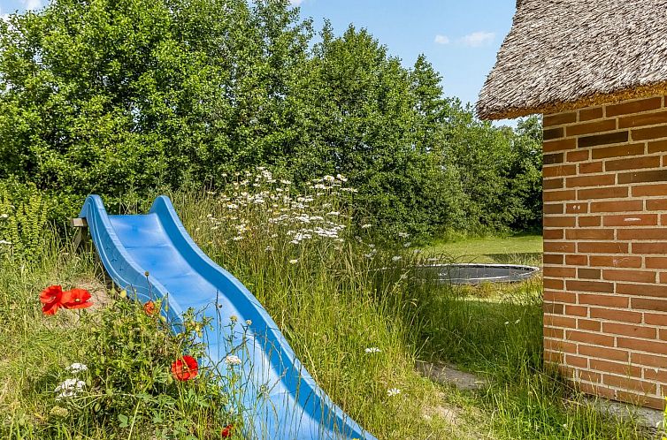 Vakantiehuis "Tara" - 900m from the sea