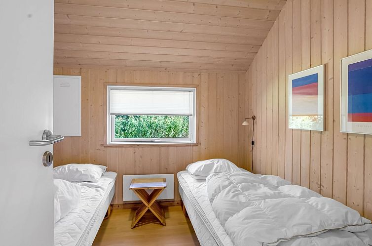 Vakantiehuis "Enid" - 700m from the sea