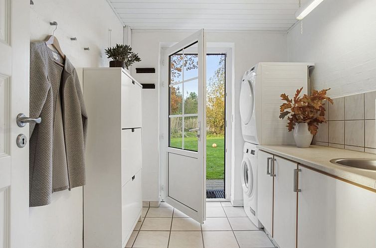 Vakantiehuis "Krok" - 1.2km from the sea