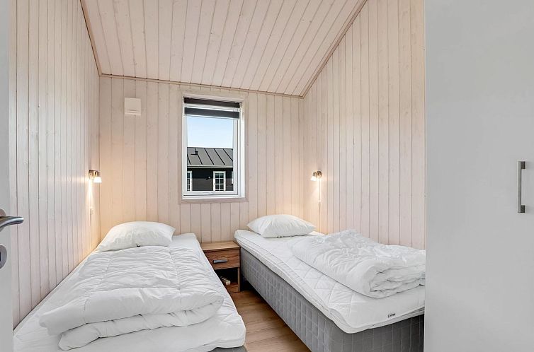 Vakantiehuis "Kiersten" - 800m from the sea