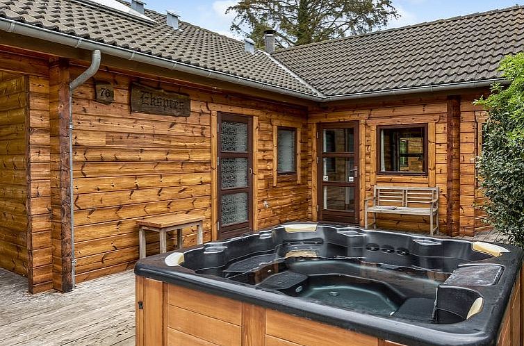 Vakantiehuis "Dora" - 180m from the sea