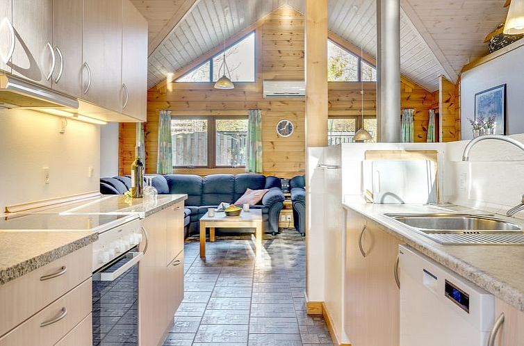 Vakantiehuis "Dora" - 180m from the sea