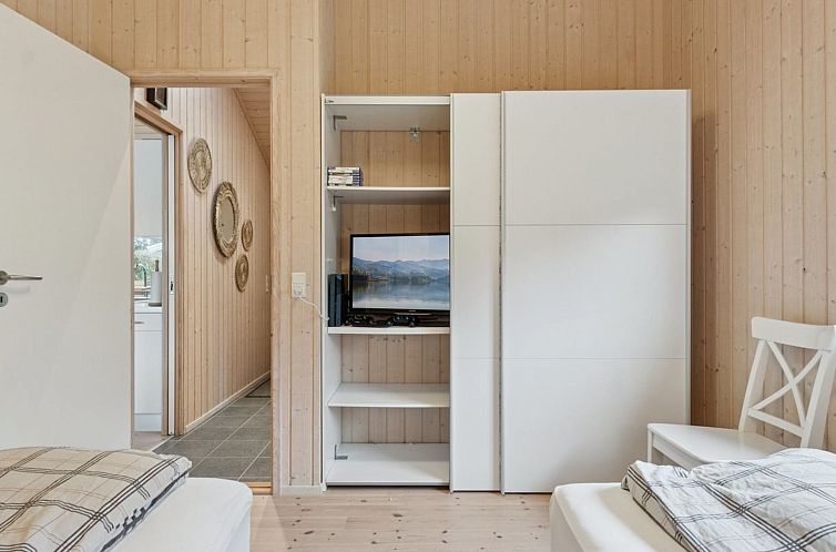 Vakantiehuis "Hawarth" - 275m from the sea