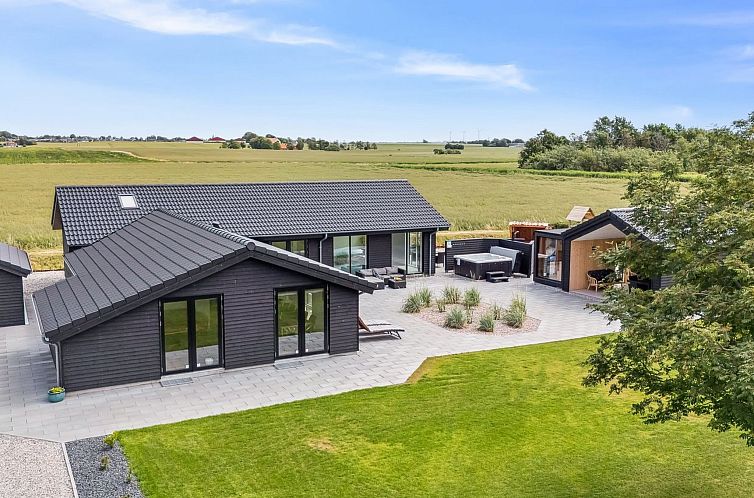 Vakantiehuis "Christian" - 600m from the sea