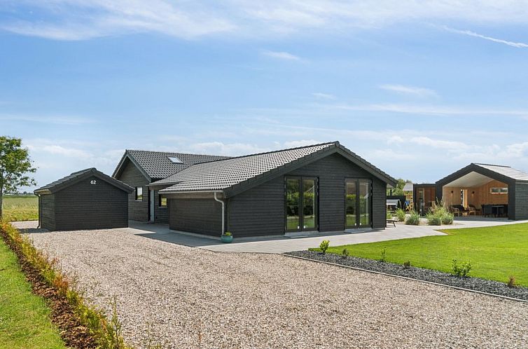 Vakantiehuis "Christian" - 600m from the sea