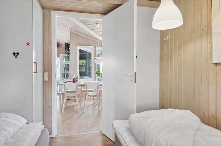 Vakantiehuis "Ilsi" - 275m from the sea